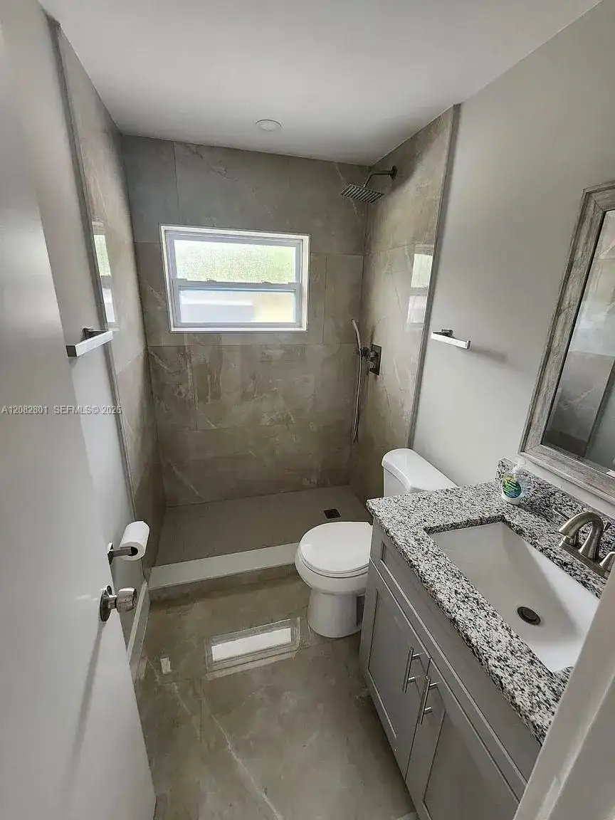 806 N Lake Dr, Fort Pierce FL 34982 photo 3