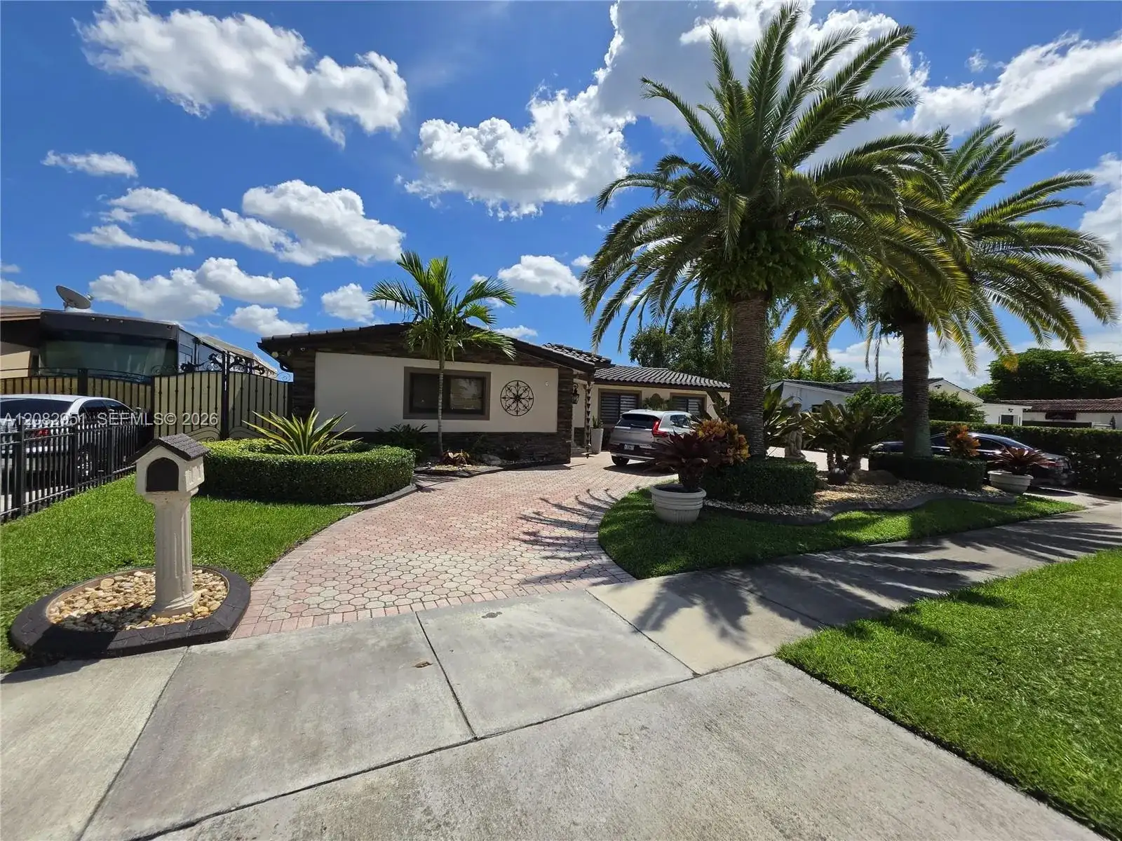 8450 NW 178th St, Hialeah FL 33015 photo 3
