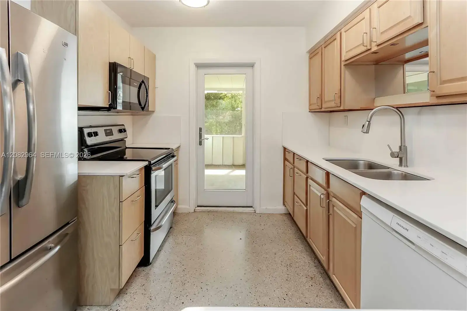 206 NE 5th Ave, Dania Beach FL 33004 photo 3