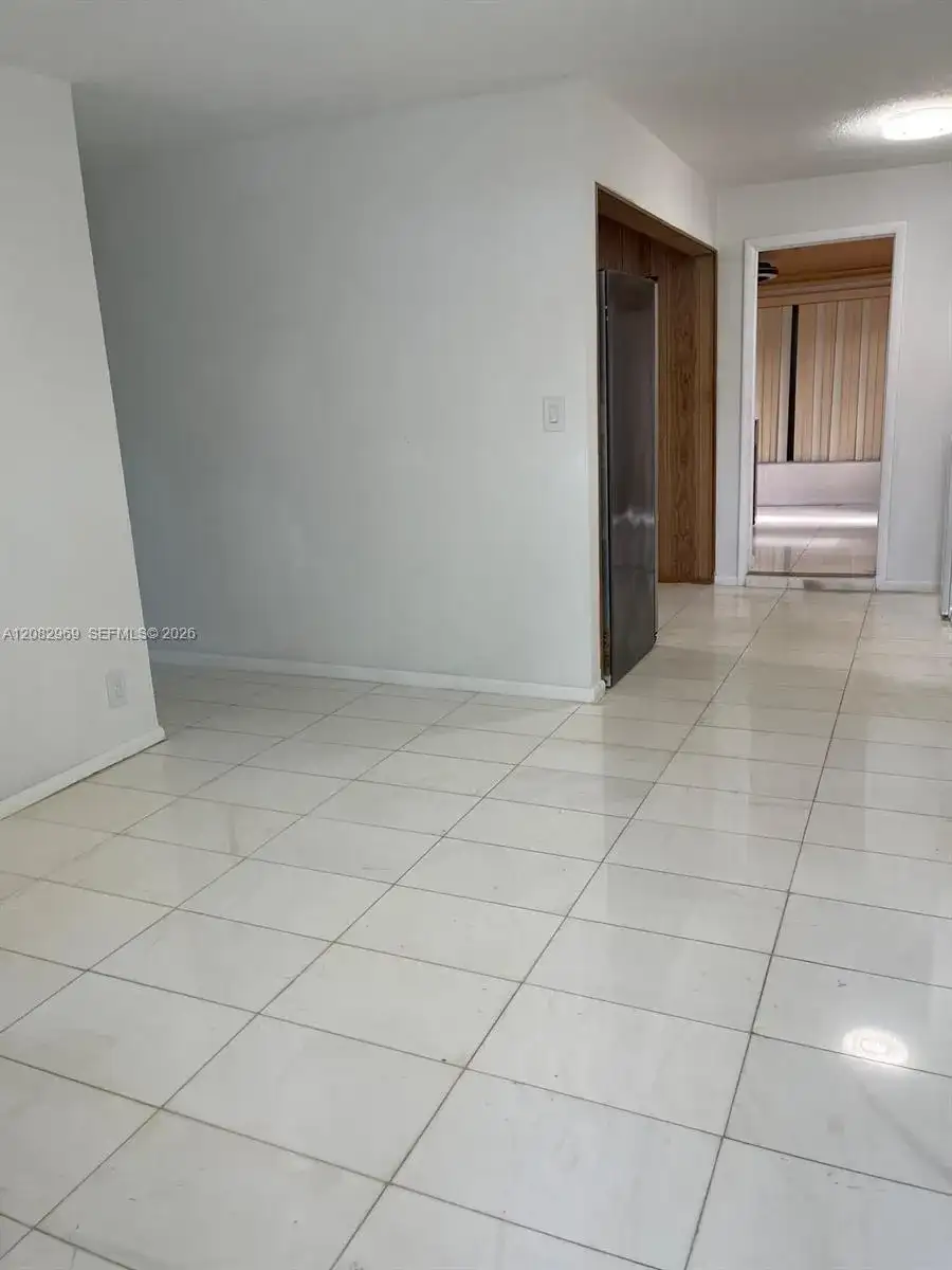 6104 NW 10th St, Margate FL 33063 photo 3