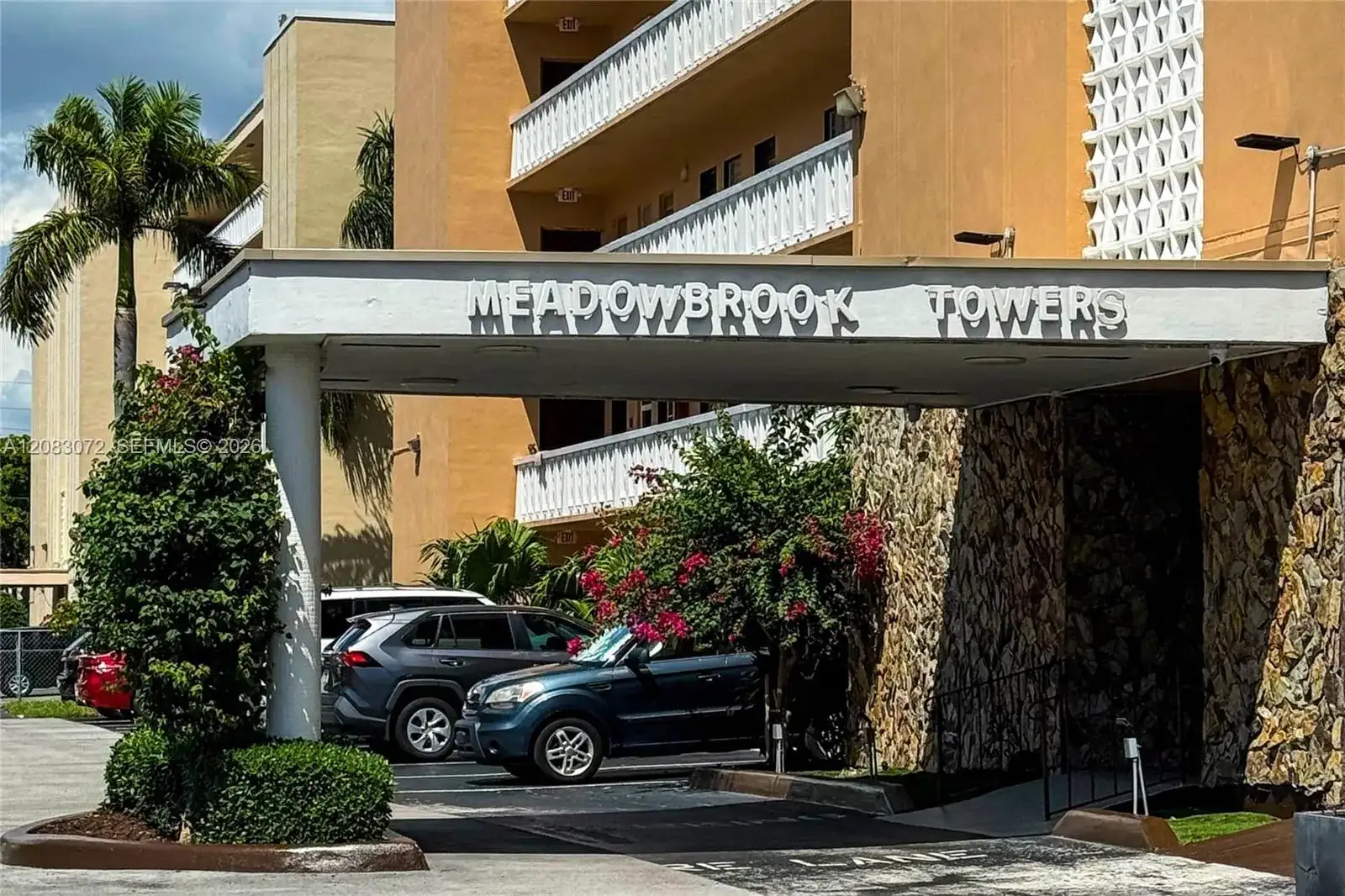 301 NE 14th Ave # 504, Hallandale Beach FL 33009 photo 2
