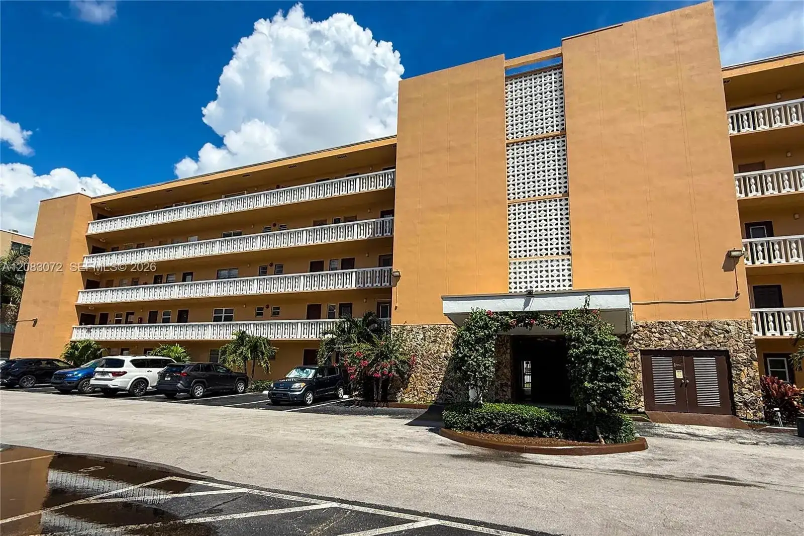301 NE 14th Ave # 504, Hallandale Beach FL 33009 photo 3