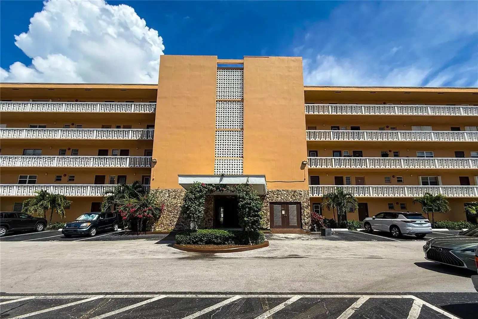 301 NE 14th Ave # 504, Hallandale Beach FL 33009 photo 4
