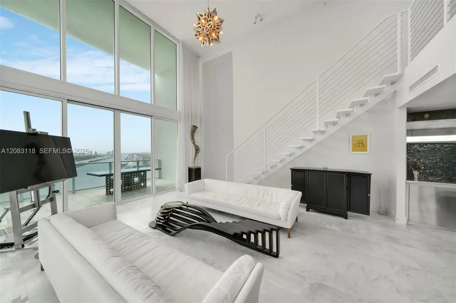1040 Biscayne Blvd # 3304, Miami FL 33132 photo 2