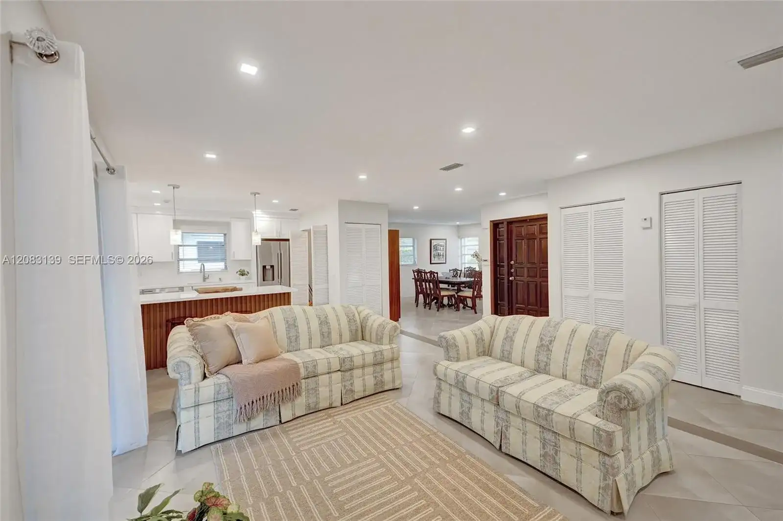10214 SW 26th Ter, Miami FL 33165 photo 4