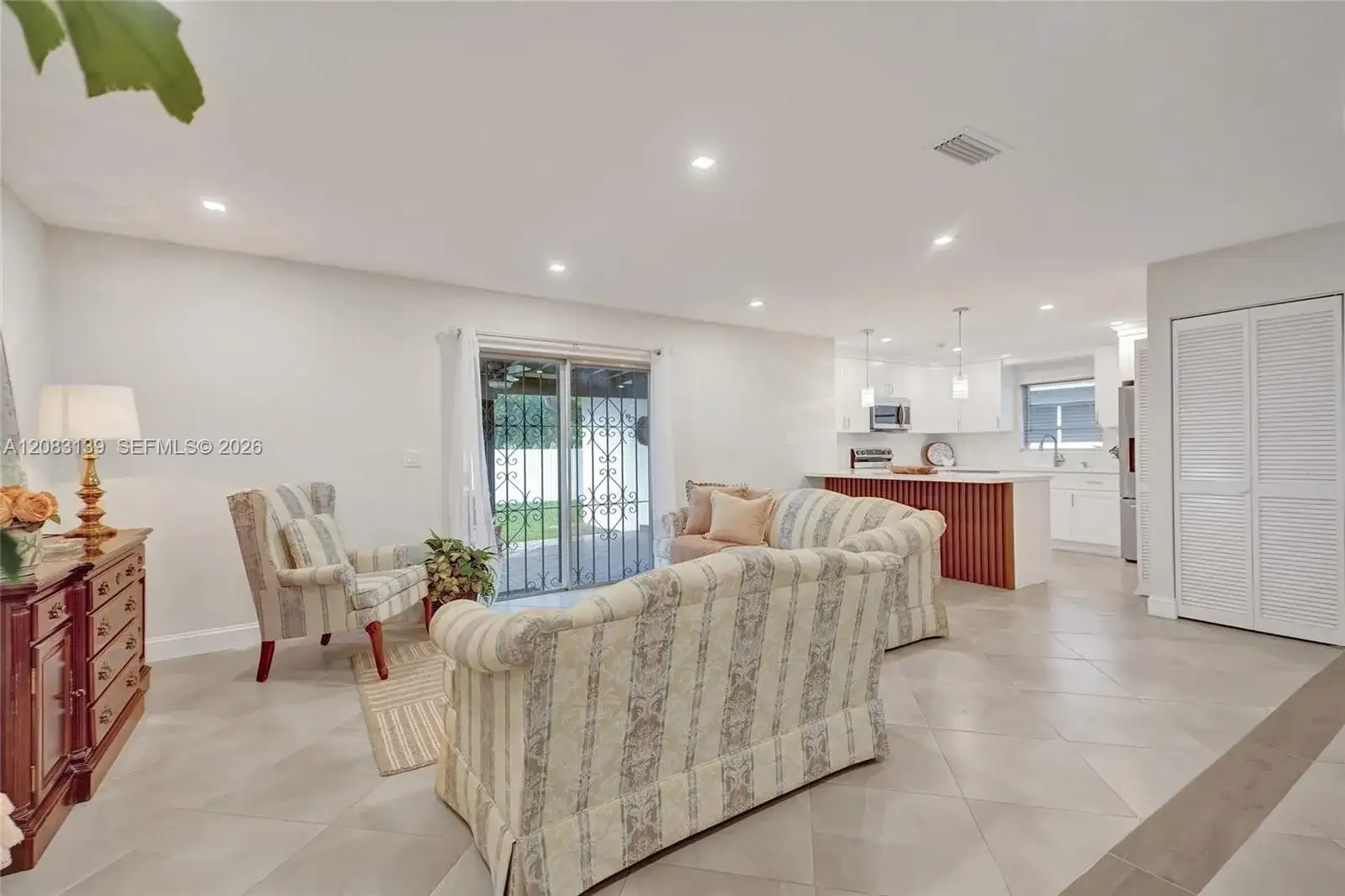 10214 SW 26th Ter, Miami FL 33165 photo 5