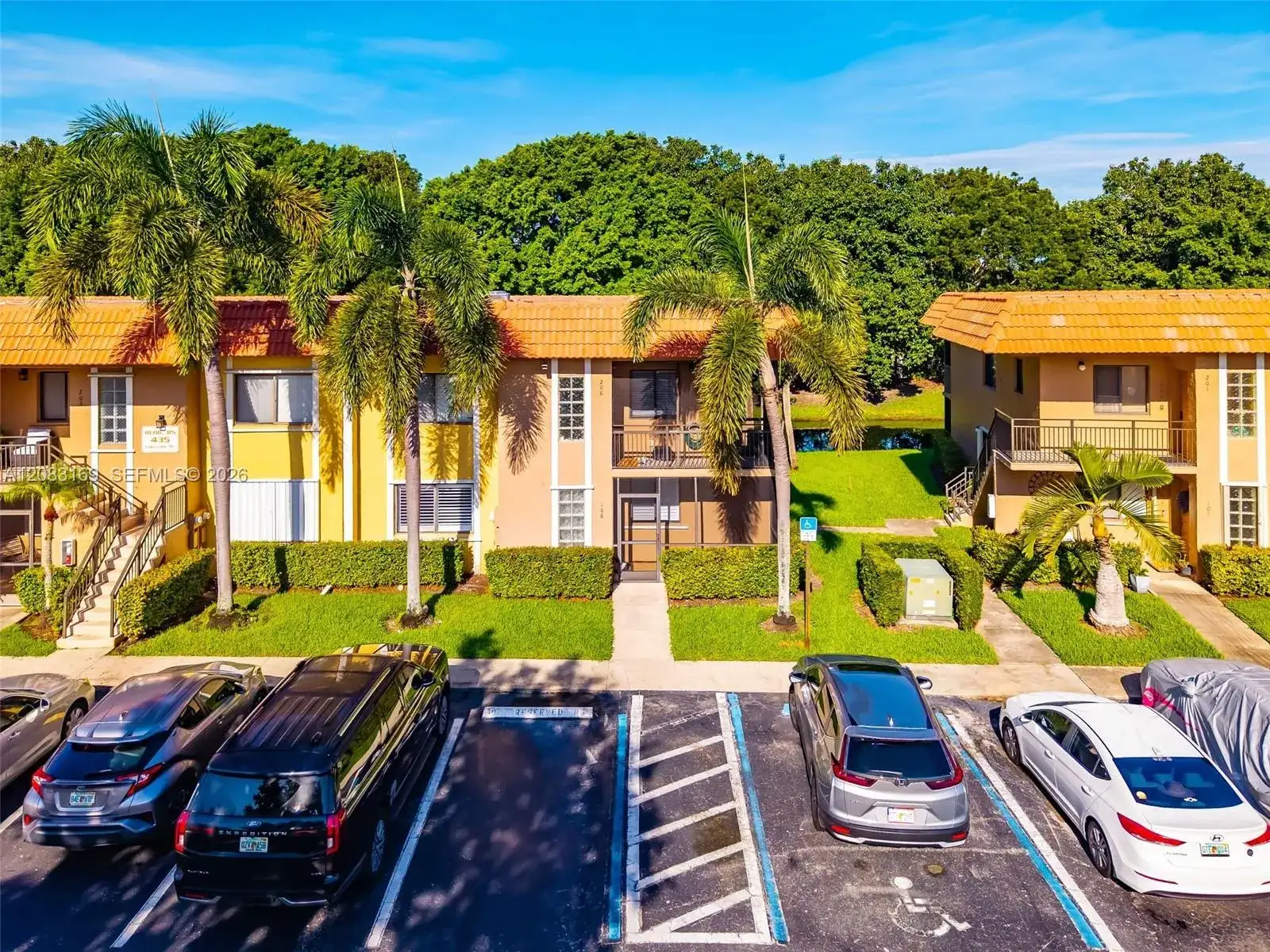 435 Lakeview Dr # 106, Weston FL 33326 photo 2
