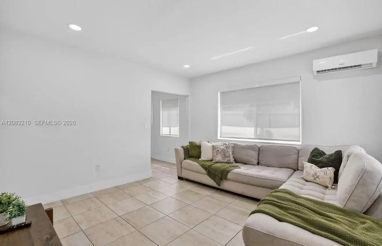 2422 NW 11th St # 1, Miami FL 33125 photo 3