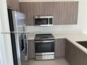 6453 NW 102nd Path # 301, Doral FL 33178 photo 5