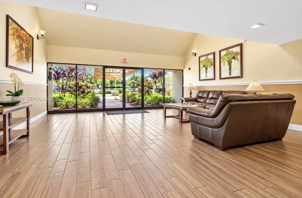 220 Lakeview Dr # 101, Weston FL 33326 photo 2