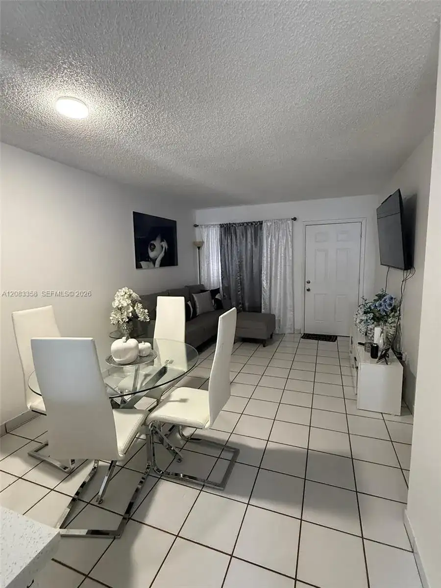 5420 W 21st Ct # 211, Hialeah FL 33016 photo 4