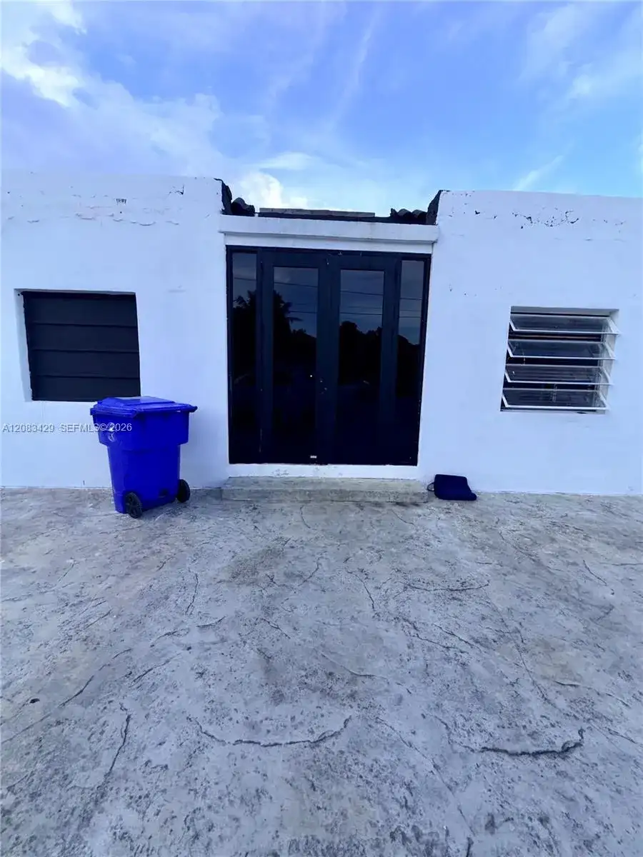 1829 NW 5th St, Miami FL 33125 photo 3