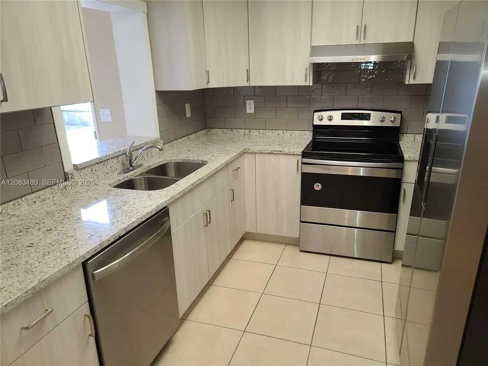 3013 SE Bamboo St, Stuart FL 34997 photo 2