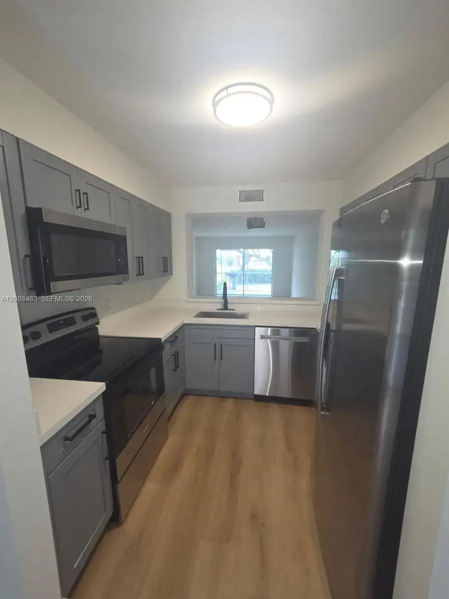 7245 S Devon Dr # 112, Tamarac FL 33321 photo 3