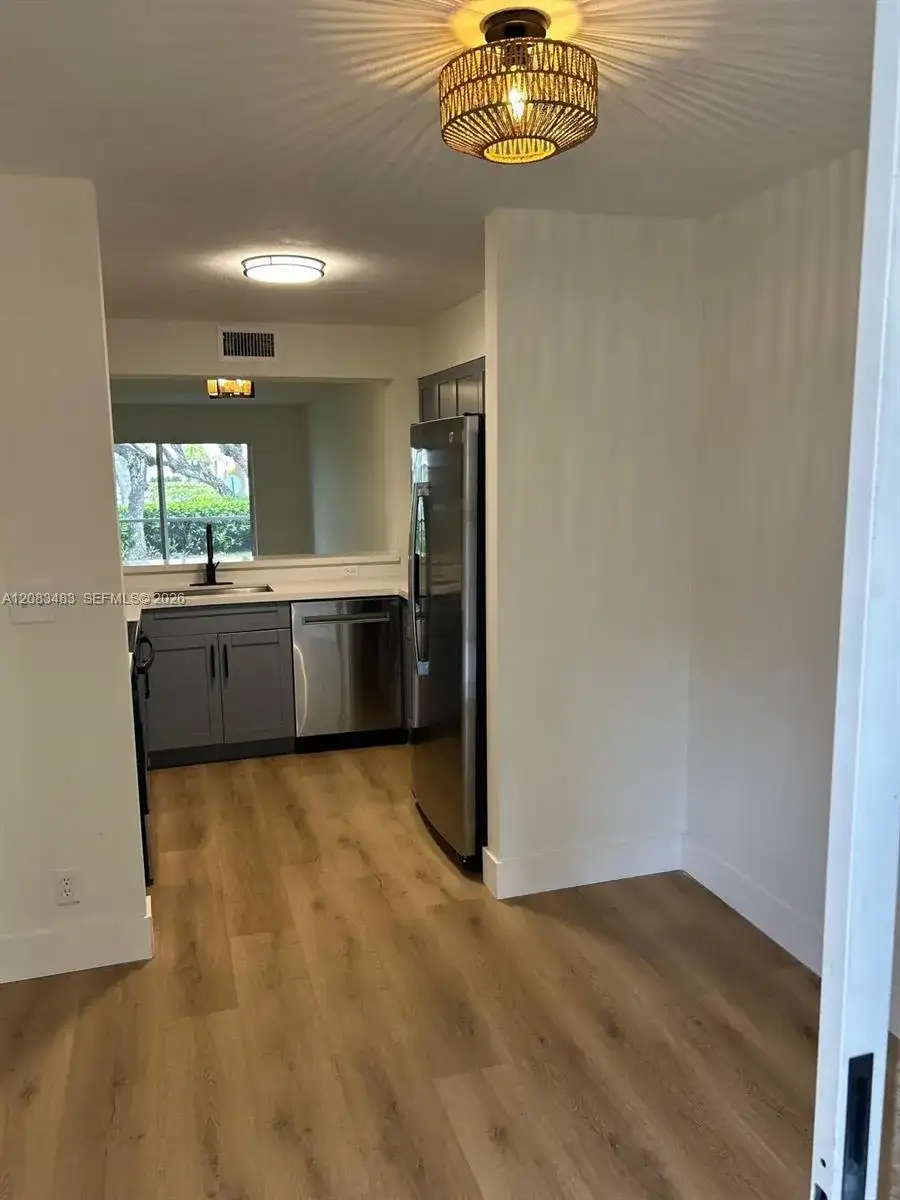7245 S Devon Dr # 112, Tamarac FL 33321 photo 4