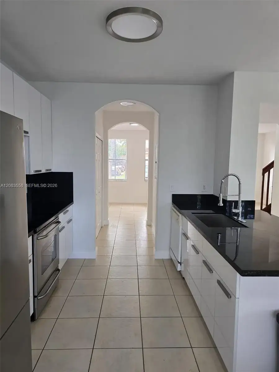 10824 SW 240th Ln, Homestead FL 33032 photo 4