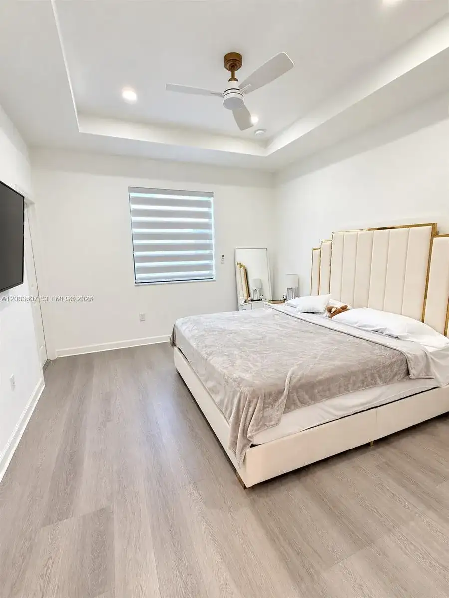 3393 W 105th Ter, Hialeah FL 33018 photo 4