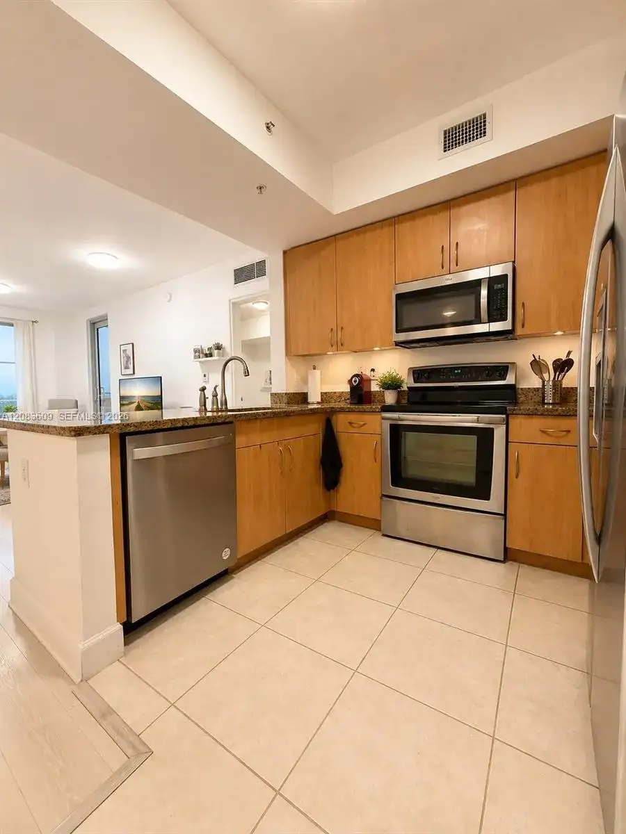1830 Radius Dr # 608, Hollywood FL 33020 photo 4