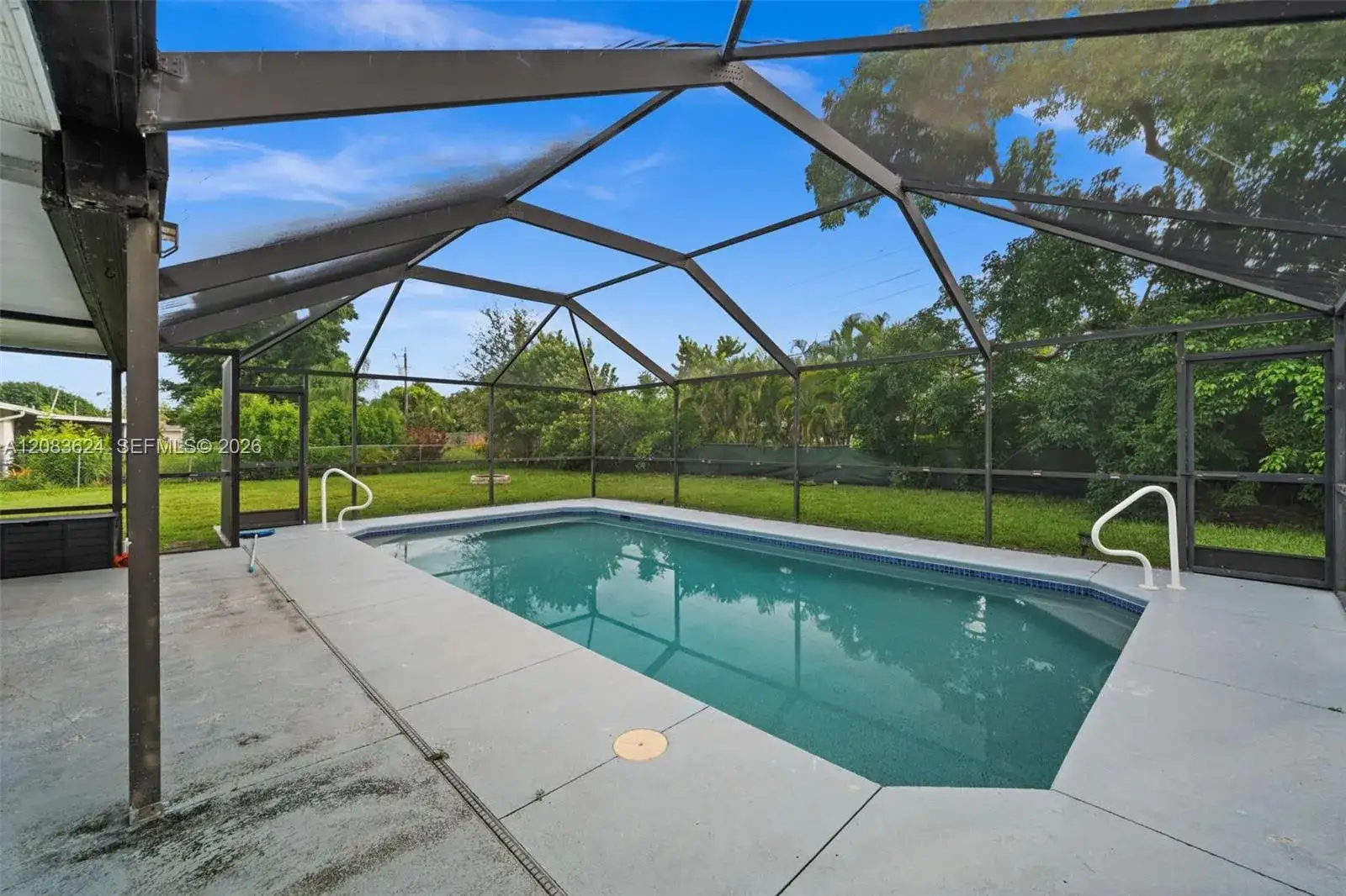 5212 Santa Rosa CT, Cape Coral FL 33904 photo 3