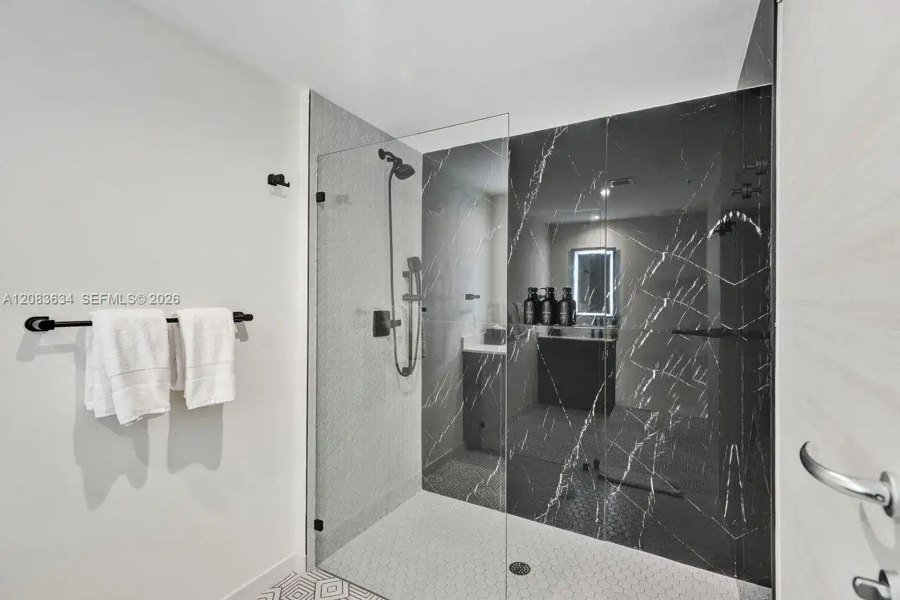 4220 LAGUNA ST # 403, Coral Gables FL 33146 photo 5