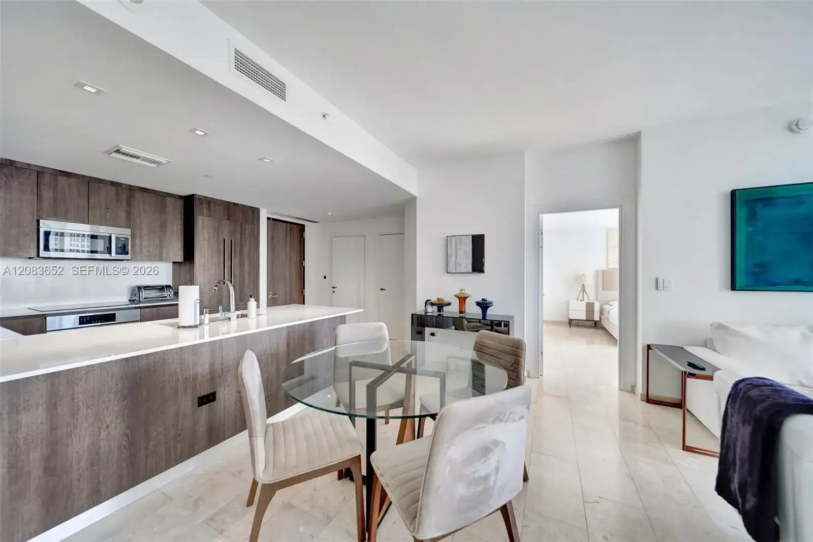 88 SW 7th St # 3203, Miami FL 33130 photo 2