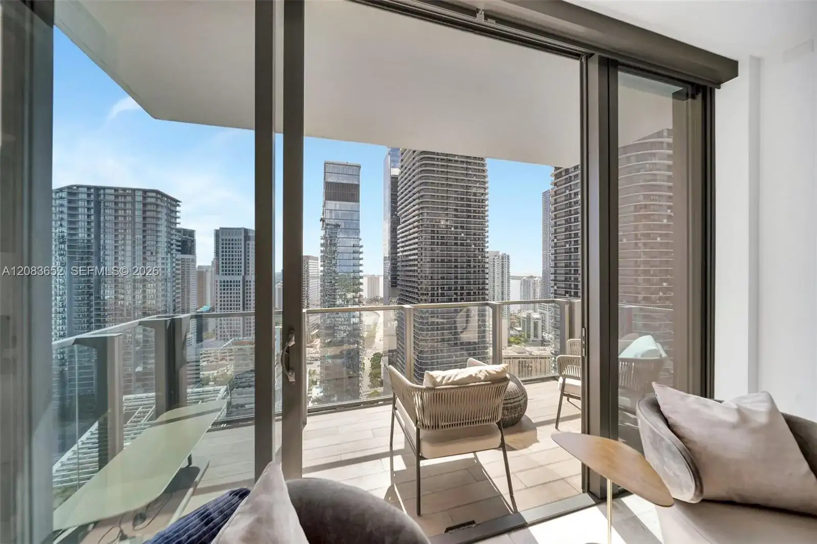 88 SW 7th St # 3203, Miami FL 33130 photo 3