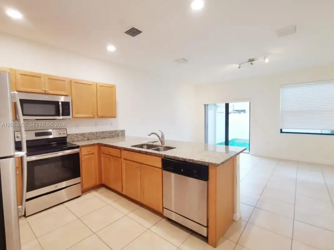 9398 W 32nd Ln # 9398, Hialeah FL 33018 photo 2