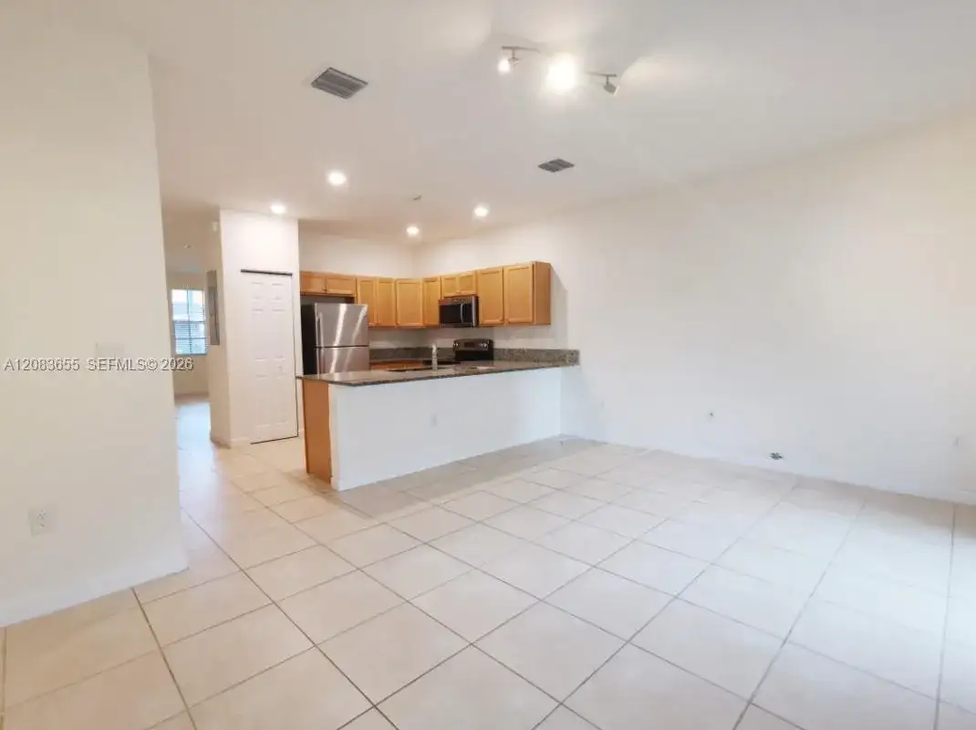 9398 W 32nd Ln # 9398, Hialeah FL 33018 photo 4