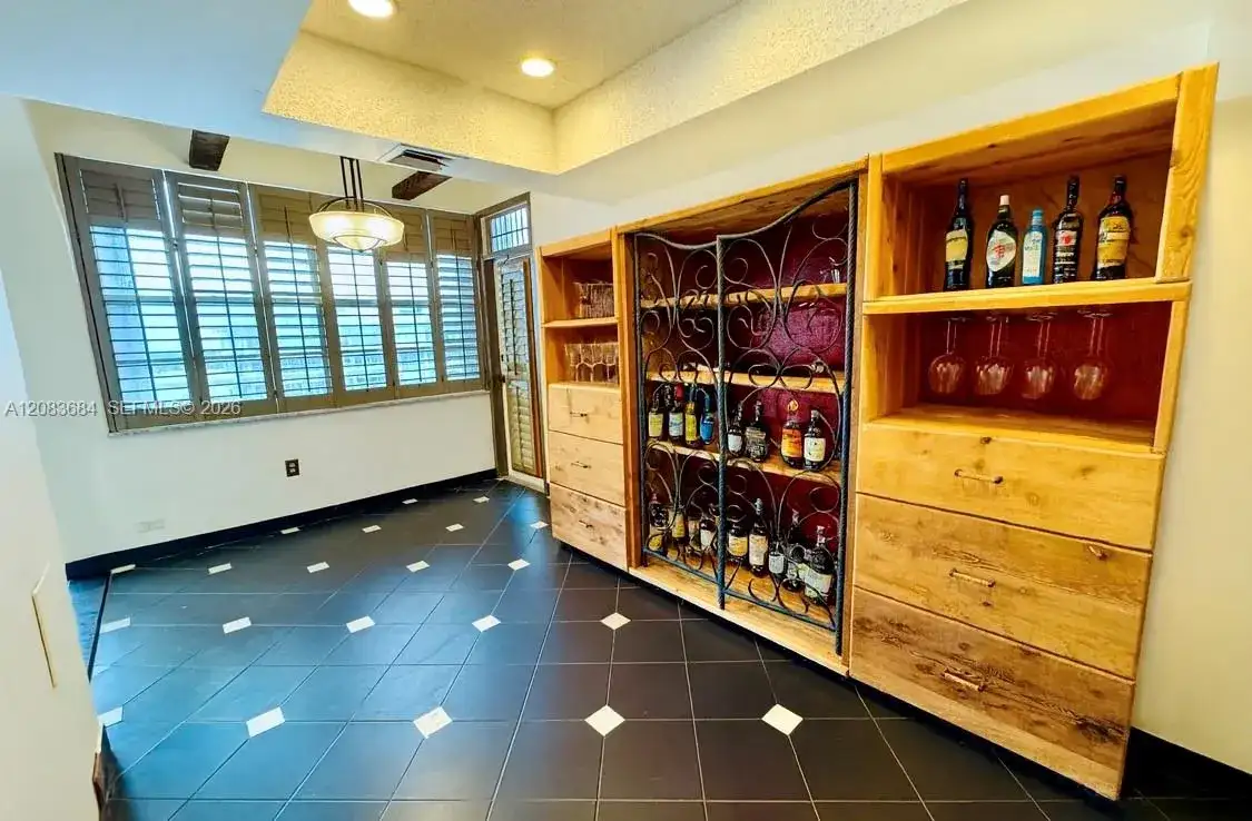 18071 Biscayne Blvd, Aventura FL 33160 photo 5