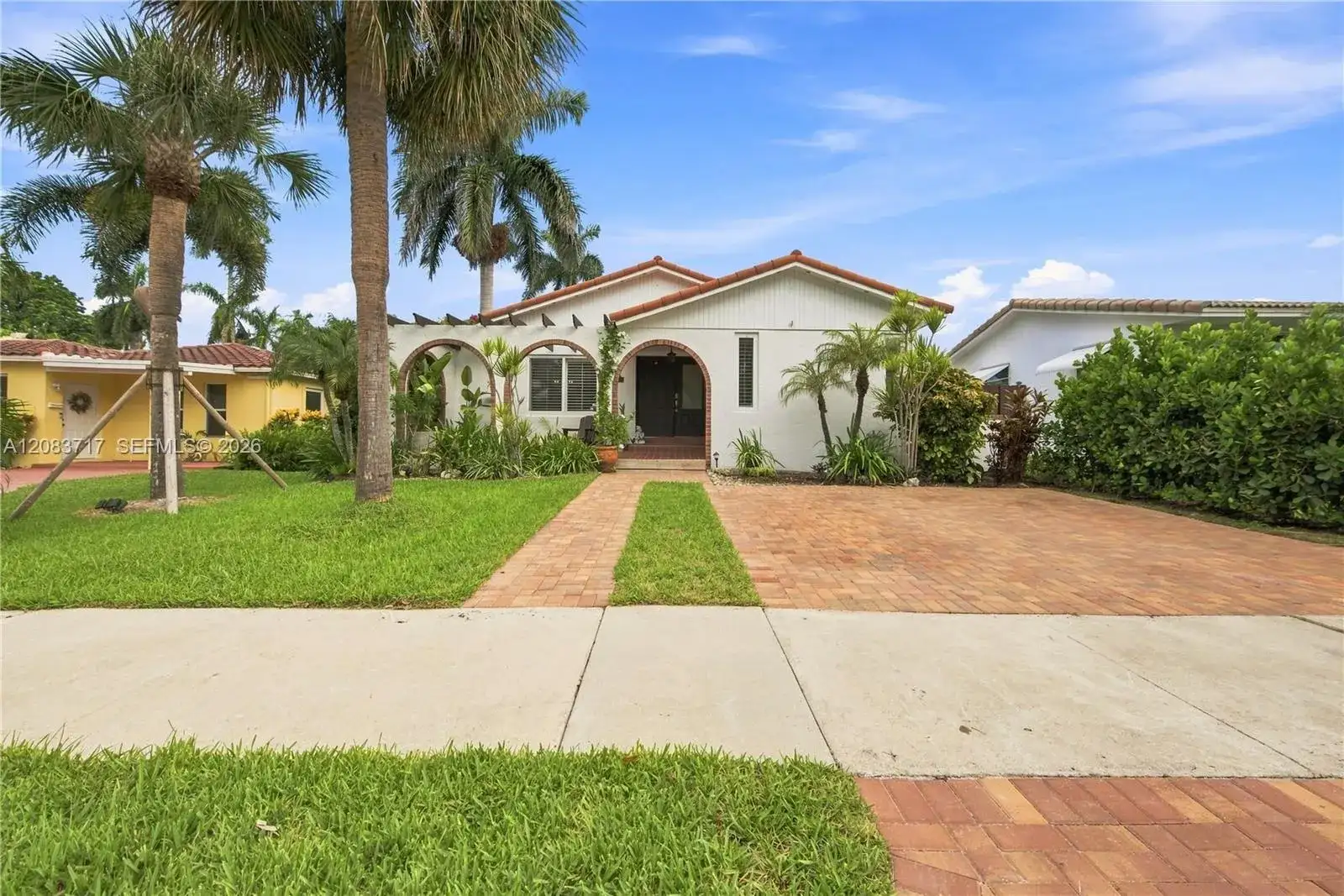 1119 Buchanan St, Hollywood FL 33019 photo 2