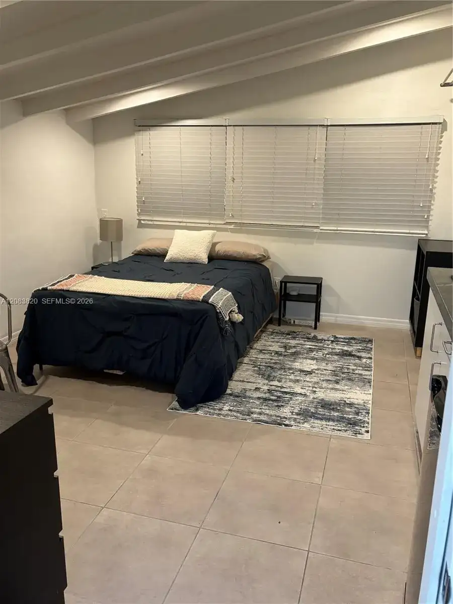 8010 SW 99th Ave, Miami FL 33173 photo 2