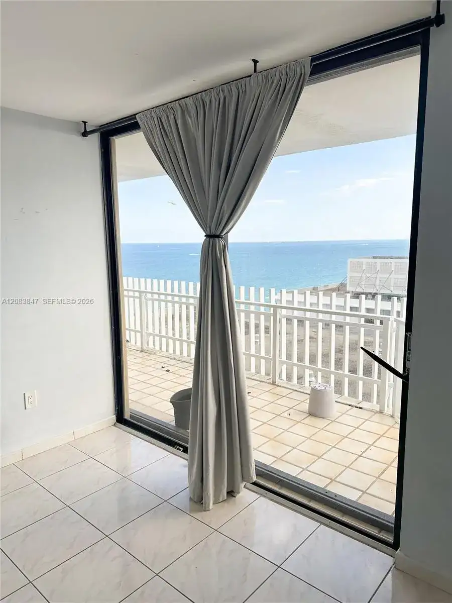 6061 Collins Ave # 23B, Miami Beach FL 33140 photo 2