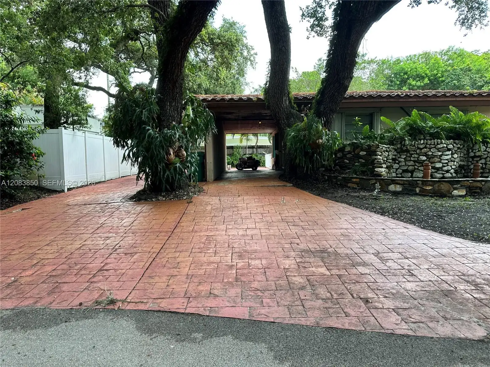 2161 NE 190th Ter, Miami FL 33179 photo 4