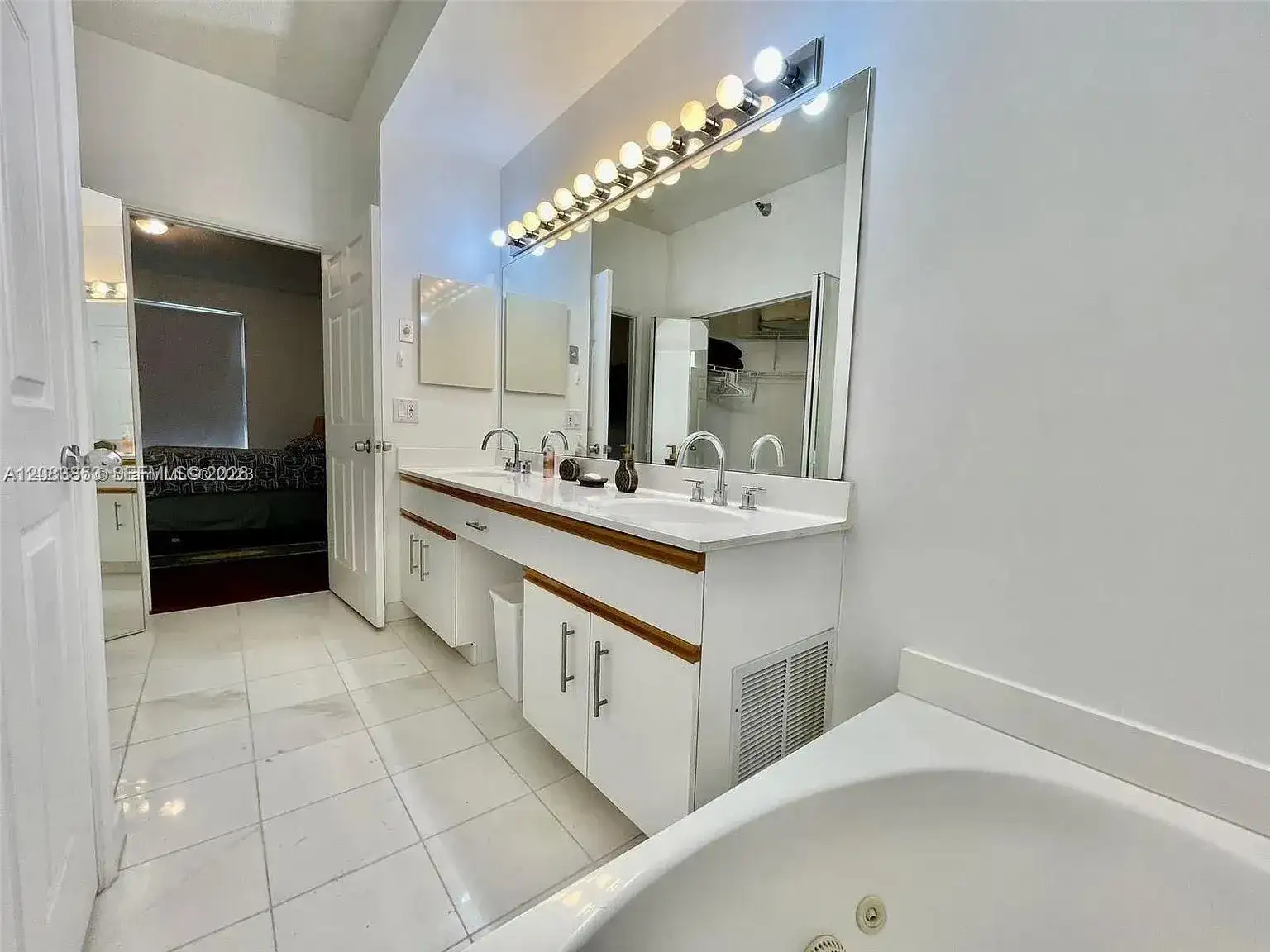 3400 NE 192nd St, Aventura FL 33180 photo 5
