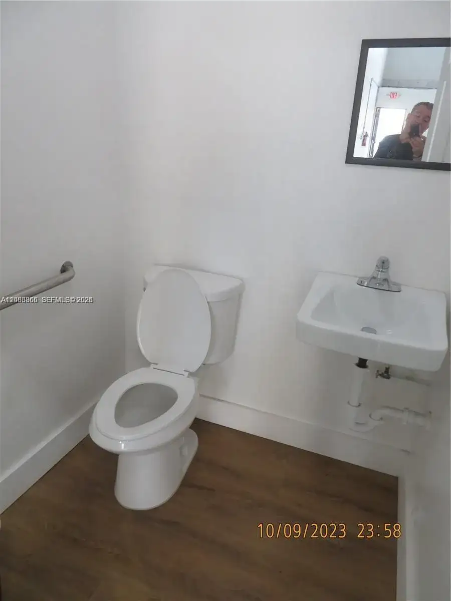 2450 W 82nd St # 212, Hialeah FL 33016 photo 4
