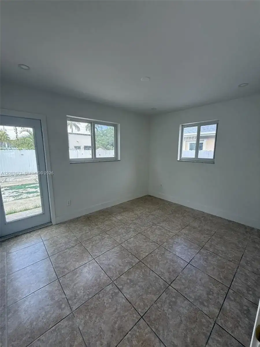 6609 SW 1st Ct, Pembroke Pines FL 33023 photo 5