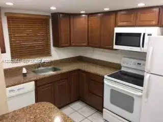 13701 Kendale Lakes Cir # B, Miami FL 33183 photo 5