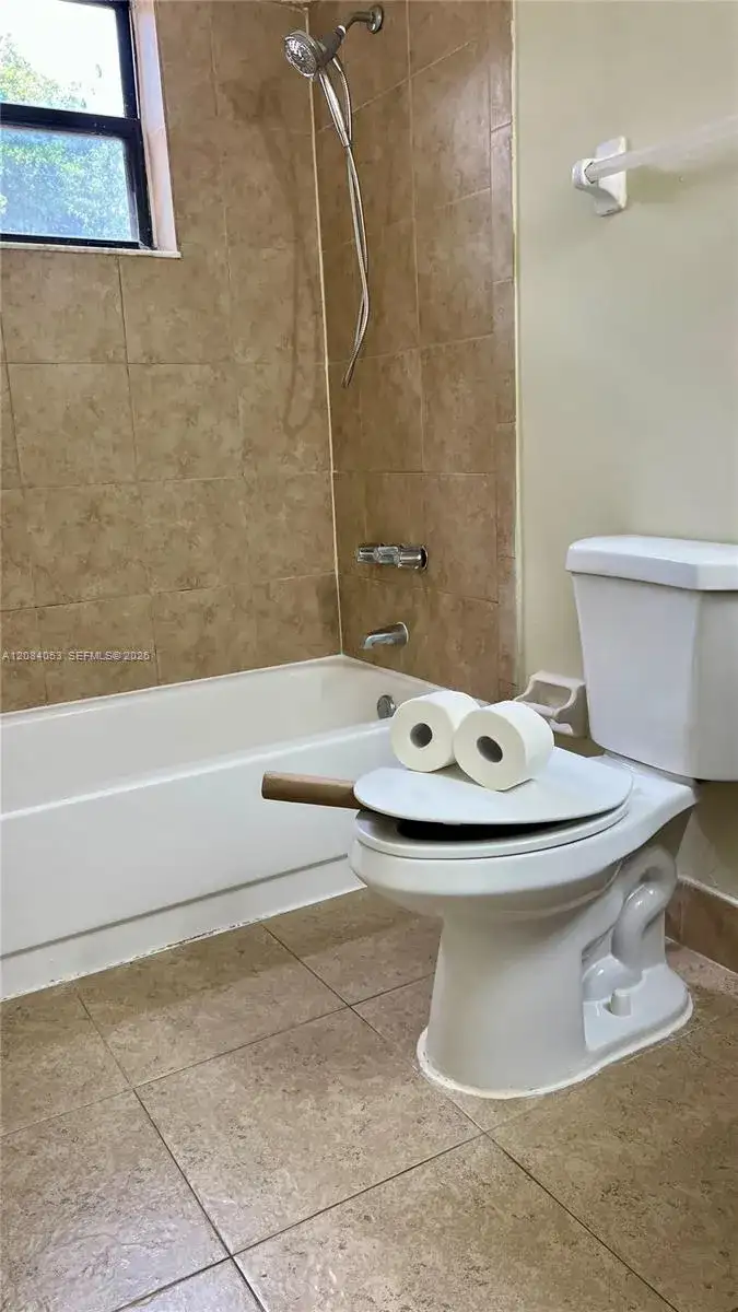 686 NW 114th Ave # 101, Sweetwater FL 33172 photo 3