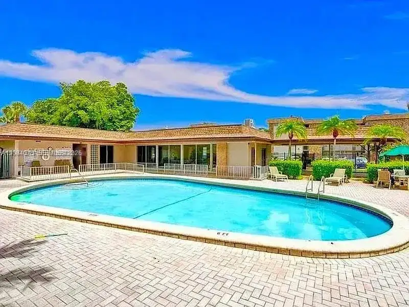 2431 SW 82nd Ave # 202, Davie FL 33324 photo 2