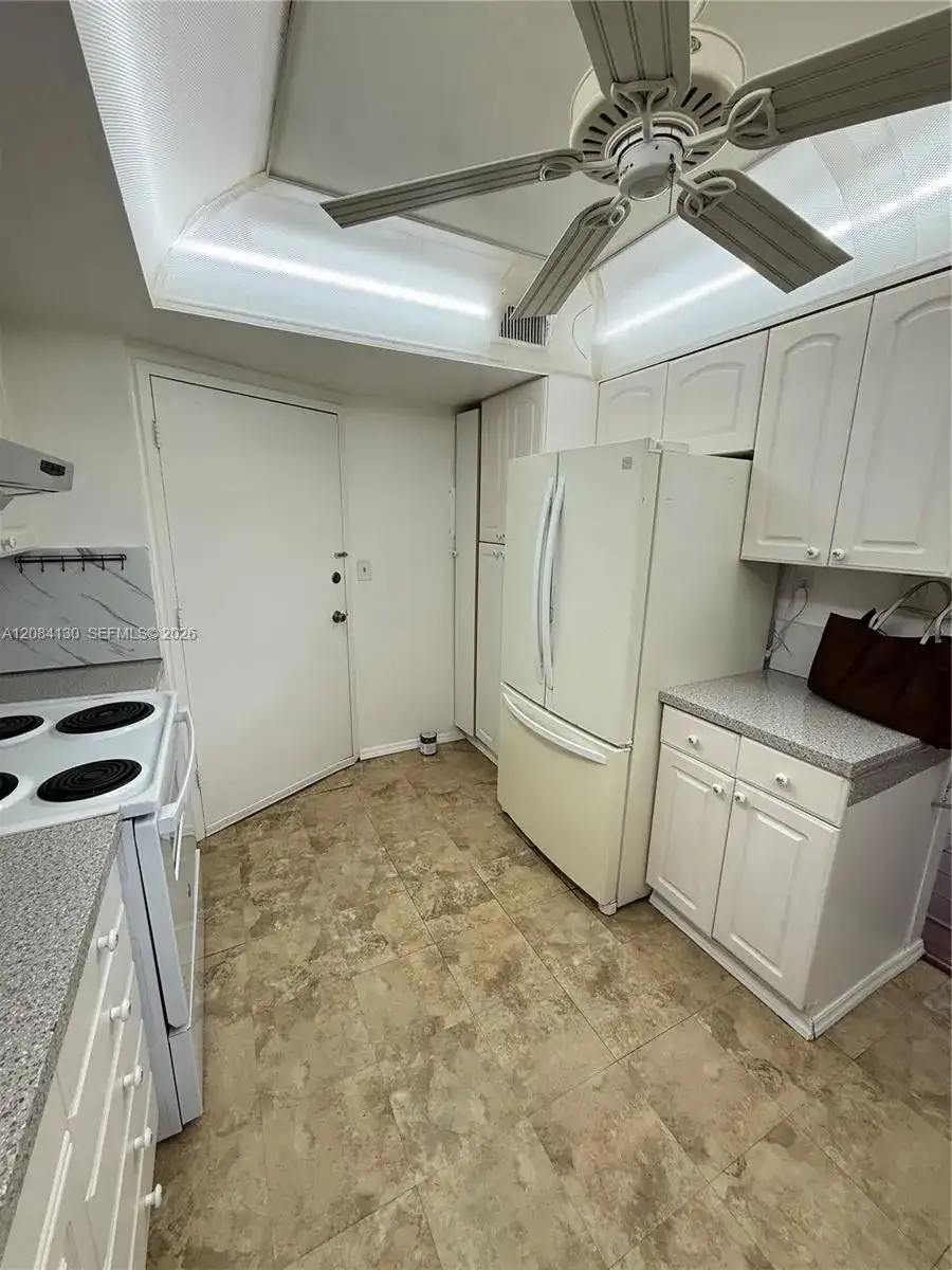 1351 NE Miami Gardens Dr # 1425E, Miami FL 33179 photo 5