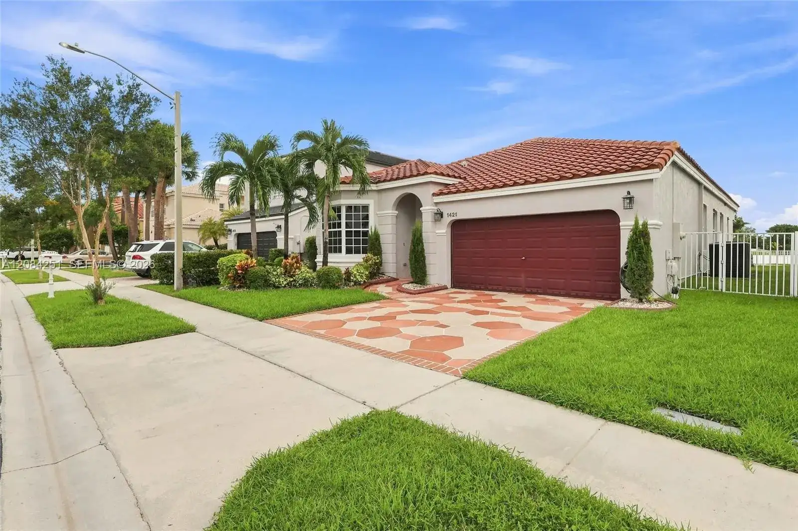 1421 NW 159th Ave, Pembroke Pines FL 33028 photo 2
