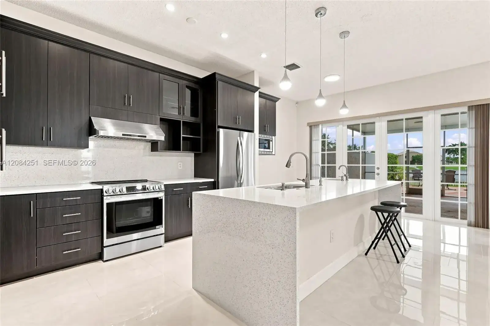 1421 NW 159th Ave, Pembroke Pines FL 33028 photo 3