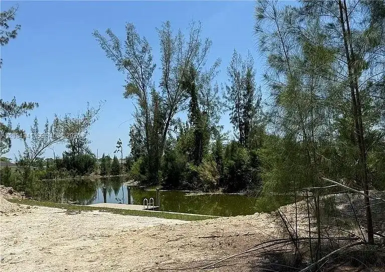 2208 NE 39th TER, Cape Coral FL 33909 photo 3