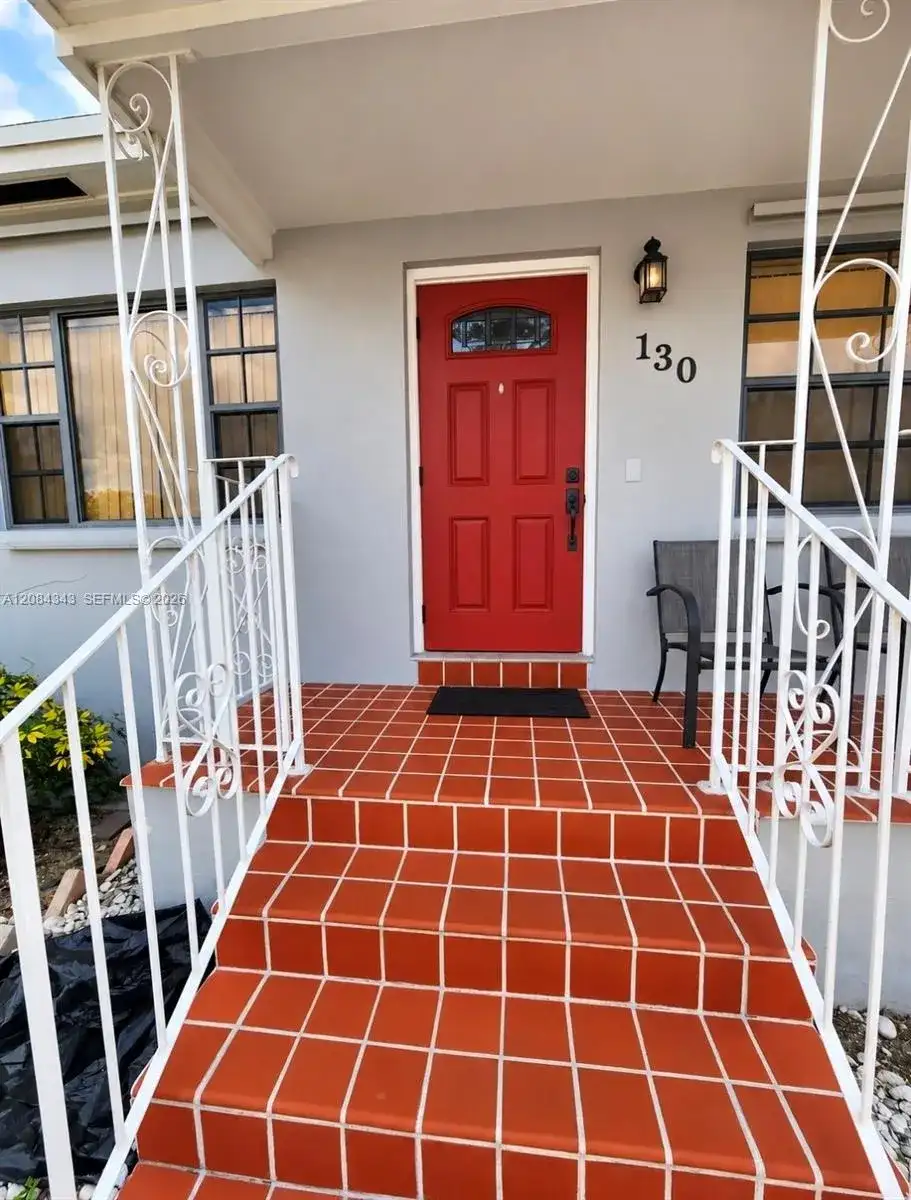 130 E 35th St, Hialeah FL 33013 photo 2