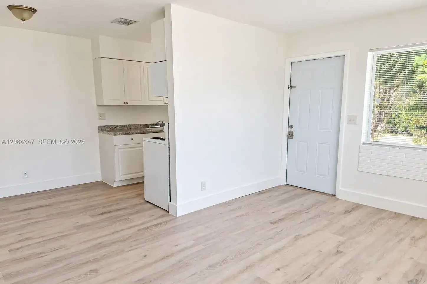 300 SE 9th Ct # 4, Hallandale Beach FL 33009 photo 3
