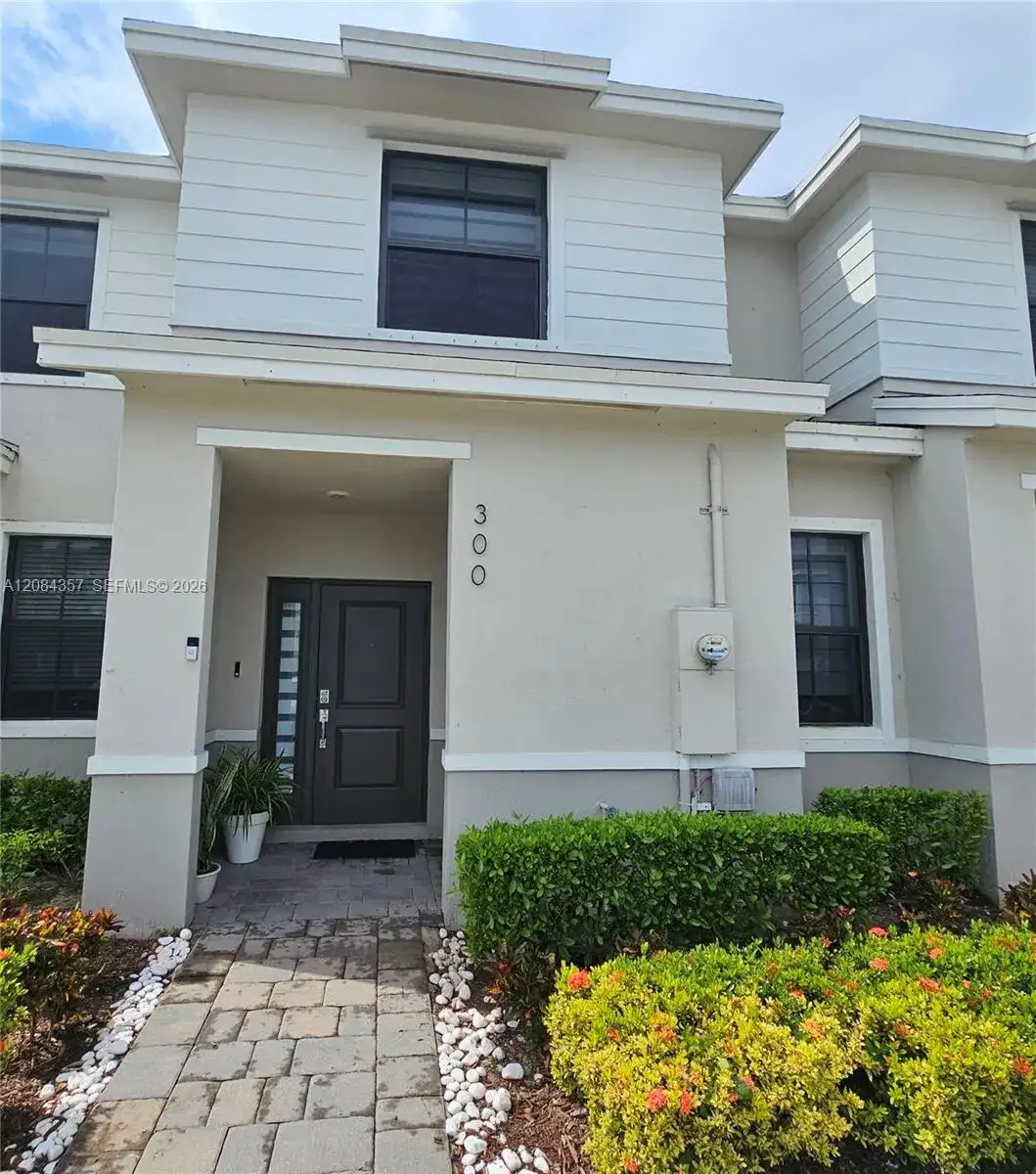 300 NE 12th St, Florida City FL 33034 photo 2