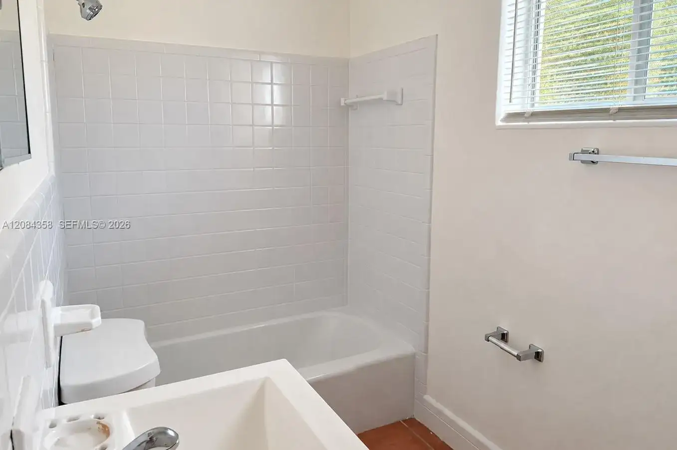 300 SE 9th Ct # 8, Hallandale Beach FL 33009 photo 2