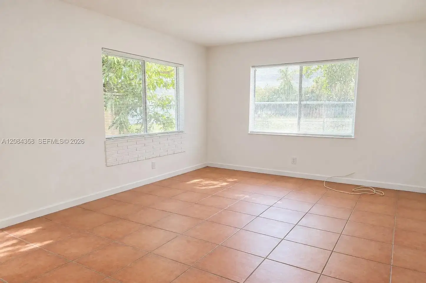300 SE 9th Ct # 8, Hallandale Beach FL 33009 photo 3