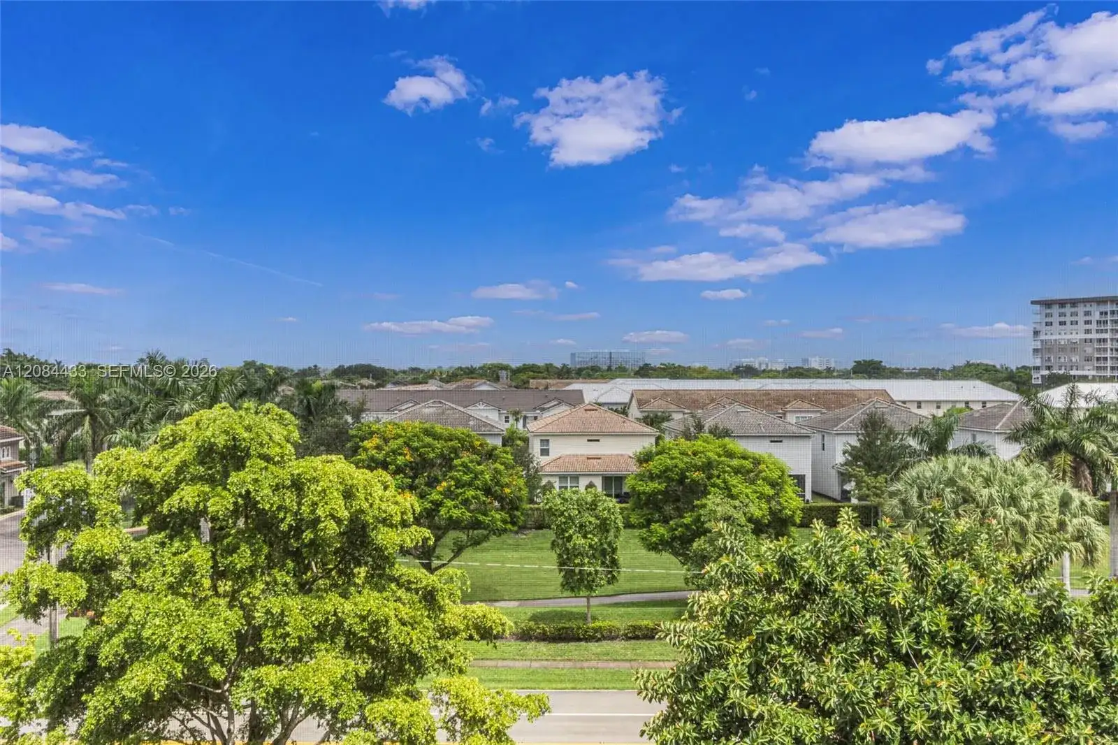 4330 Hillcrest Dr # 520, Hollywood FL 33021 photo 5