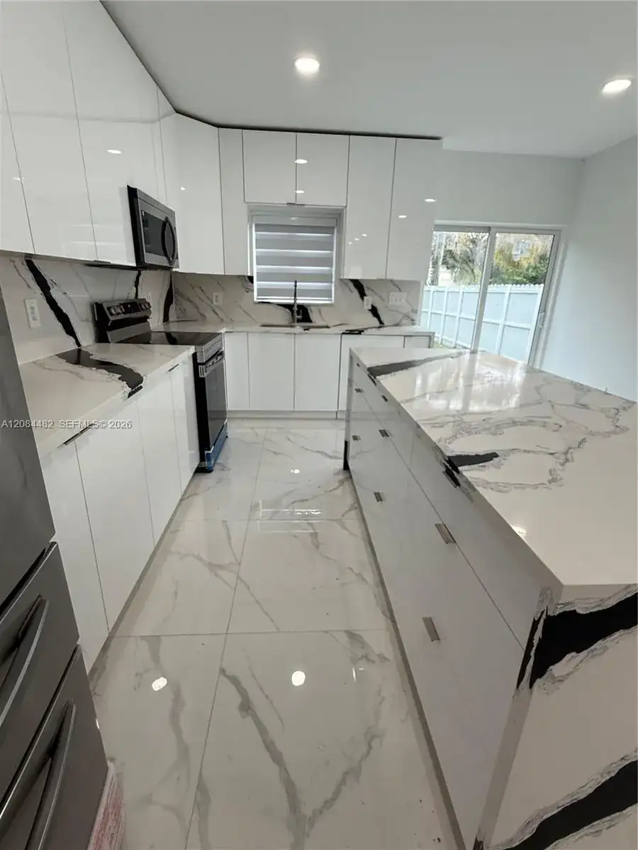 2100 NW 102nd St # 2, Miami FL 33147 photo 4